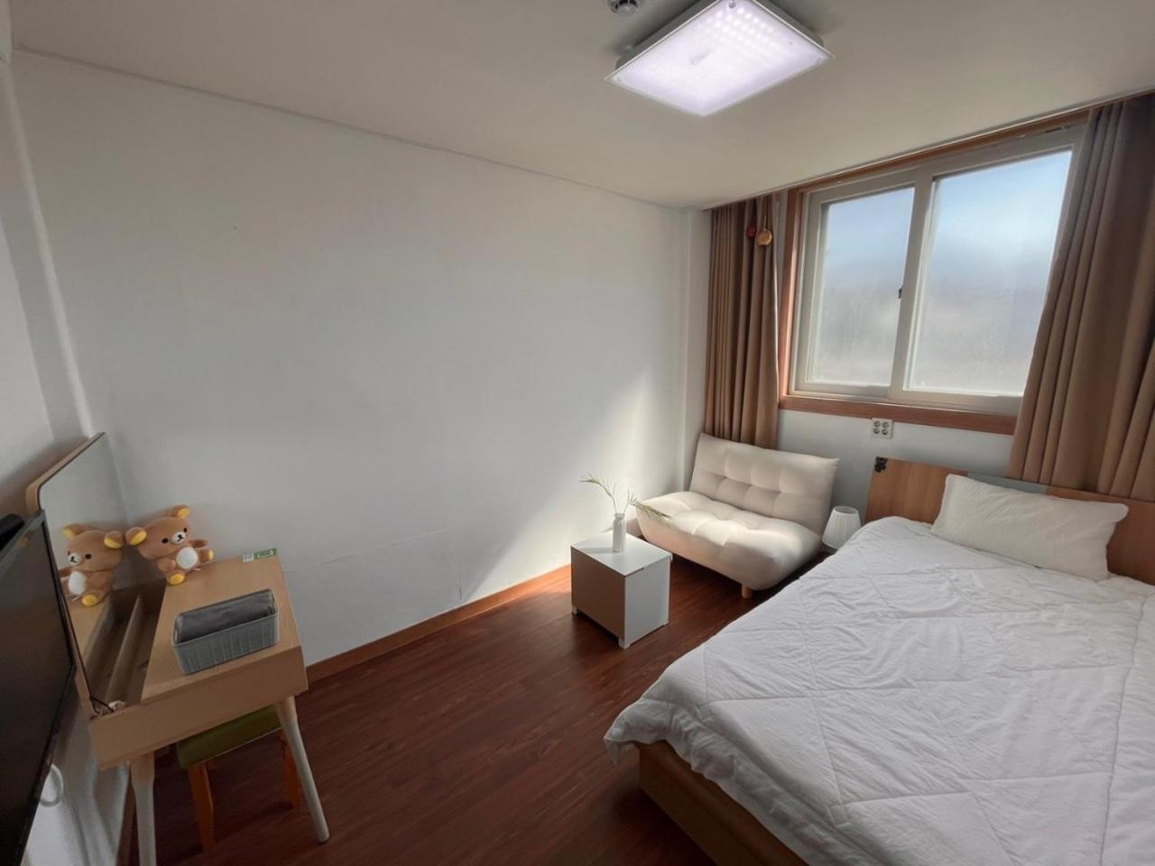 Rgb Guesthouse Jeonju Exterior photo